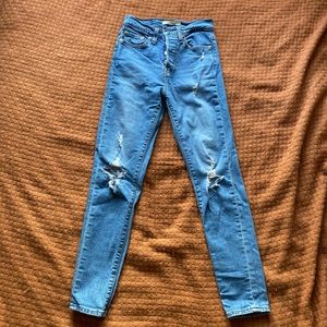Levi’s Wedgie Fit Skinny’s